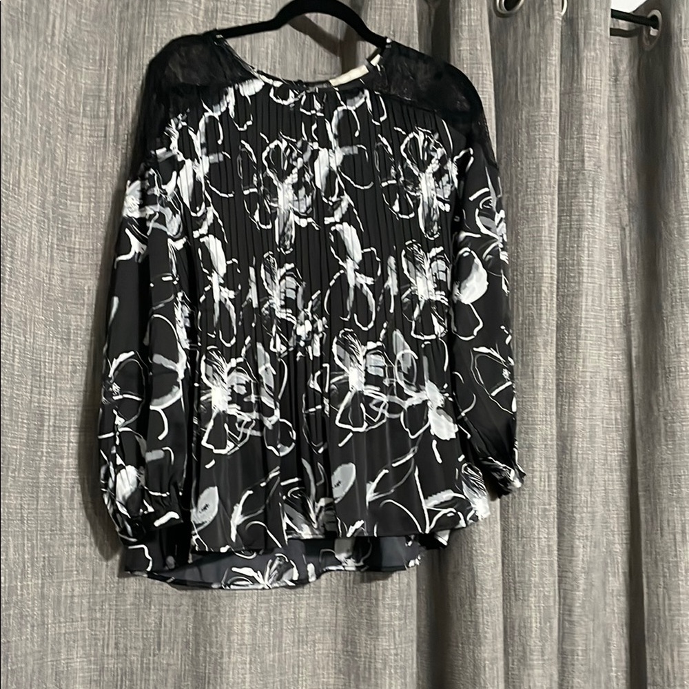 Sunny Leigh Black and White Pleated Blouse
